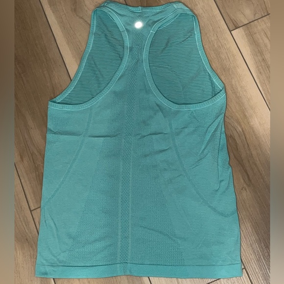 Lululemon racer sport tank - Picture 2 of 3